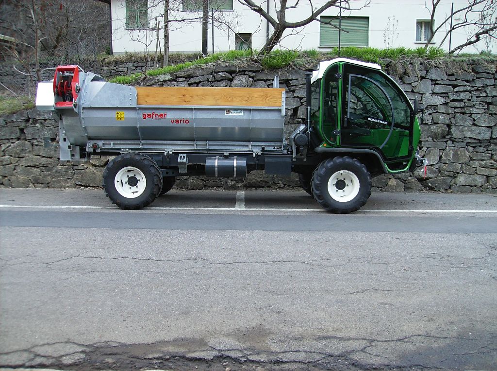 Schiltrac con spandiletame della Gafner - immagine 3